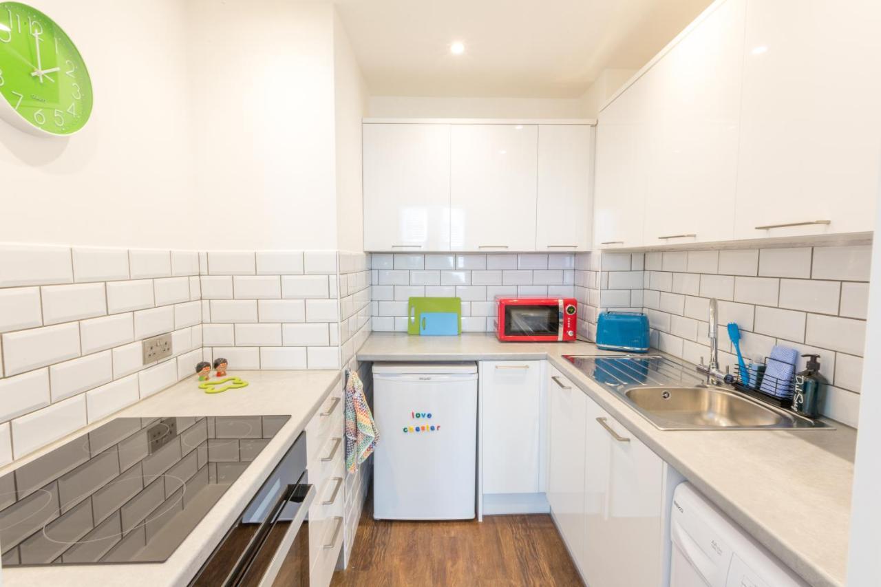 Chester Stays - Lovely Apartment In The Heart Of Chester With Free Parking Екстер'єр фото