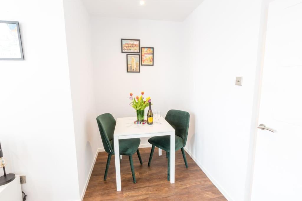 Chester Stays - Lovely Apartment In The Heart Of Chester With Free Parking Екстер'єр фото